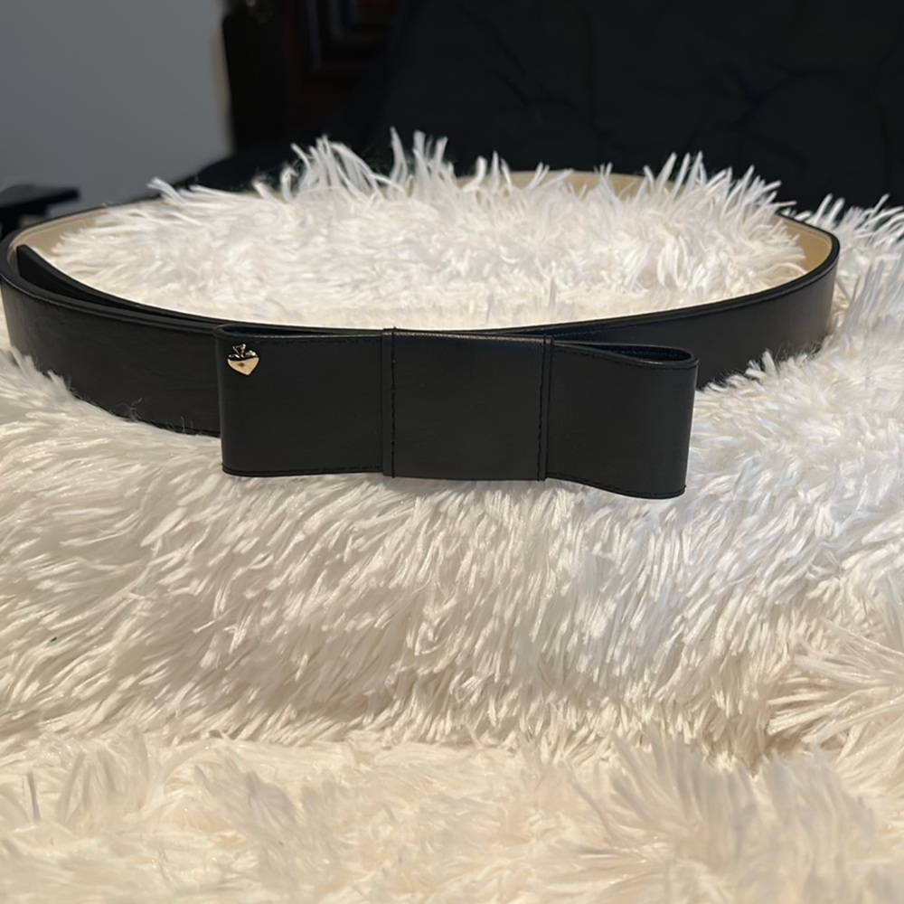 Kate Spade Black Belt with Sleek Design